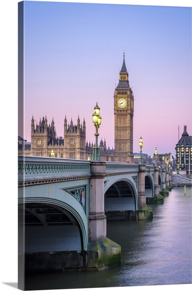 United Kingdom, England, London. Westminster Bridge in front of Palace of Westminster and the clock tower of Big Ben (Eliz...