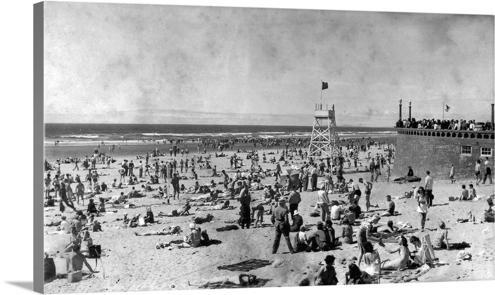 Beach Crowd on 4th of July at Seaside, Oregon