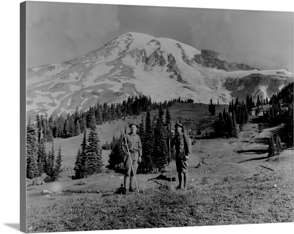 Hikers at Paradise below the summit of Mount Rainier, Seattle, WA