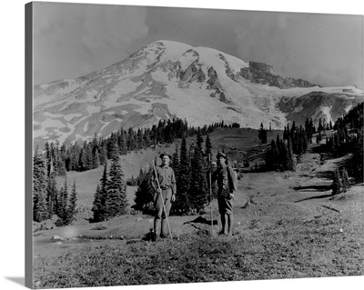 Hikers at Paradise below the summit of Mount Rainier, Seattle, WA