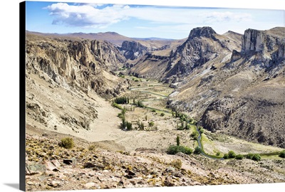Argentina, Santa Cruz,: Valle Del Rio Pinturas - Pinturas River Valley