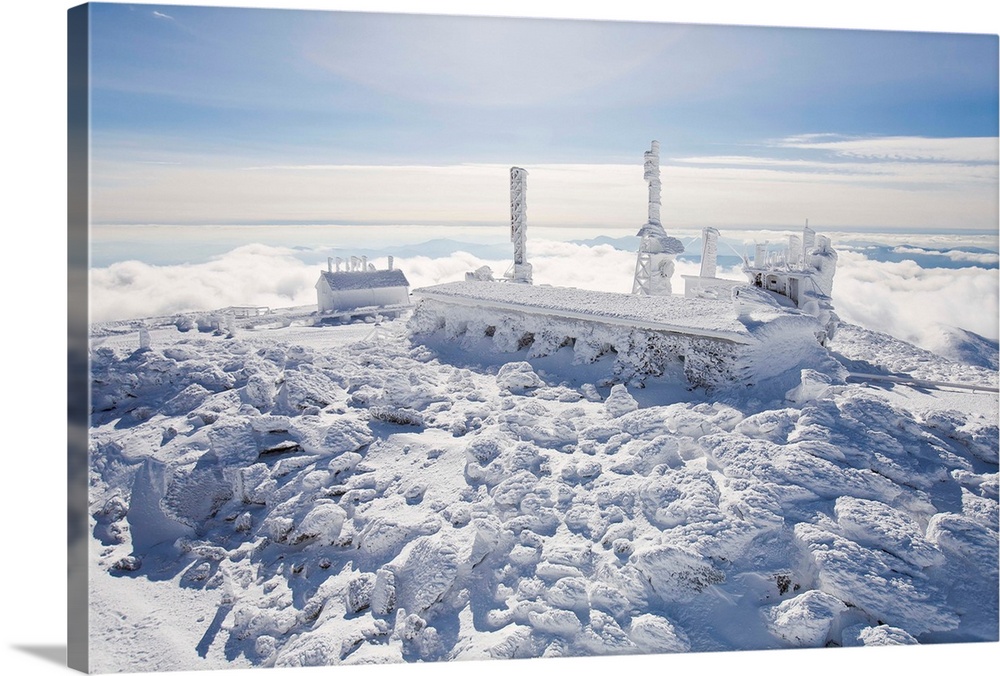 The Mount Washington observatory, completely covered in rime ice.