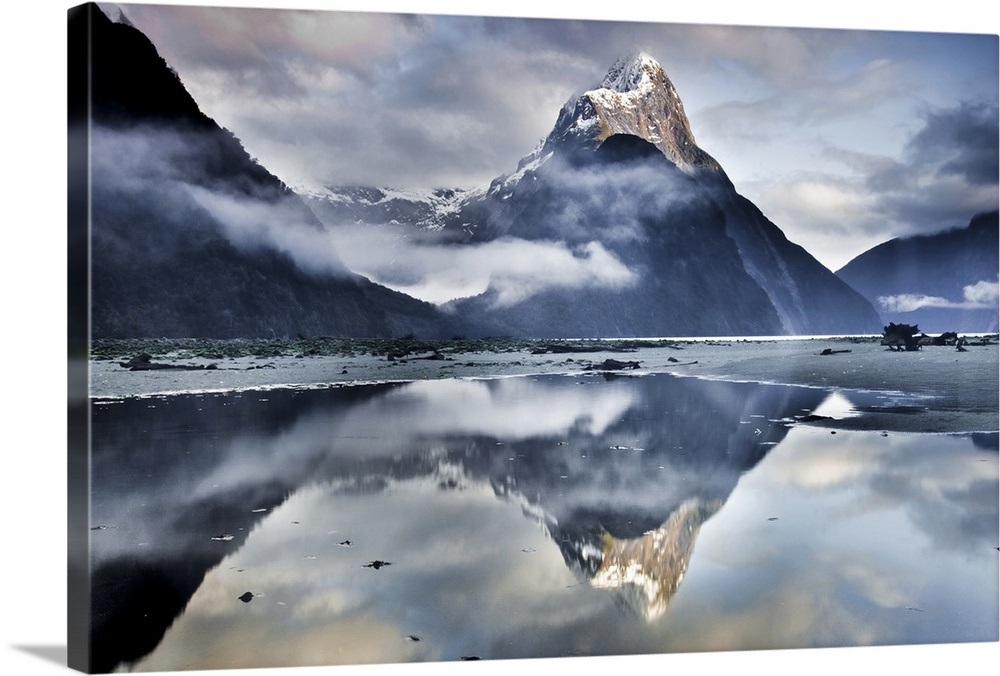 Mitre Peak reflecting in Milford Sound, Fiordland National Park, New