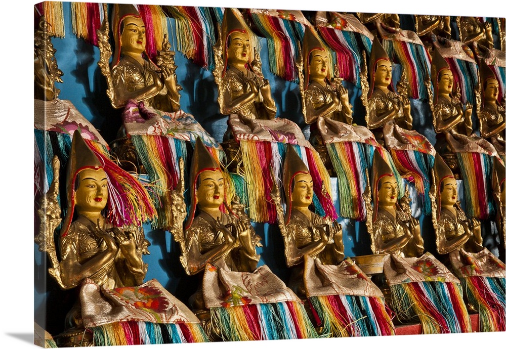 Small golden Buddhas inside Amarbayasgalant Monastery, northern Mongolia