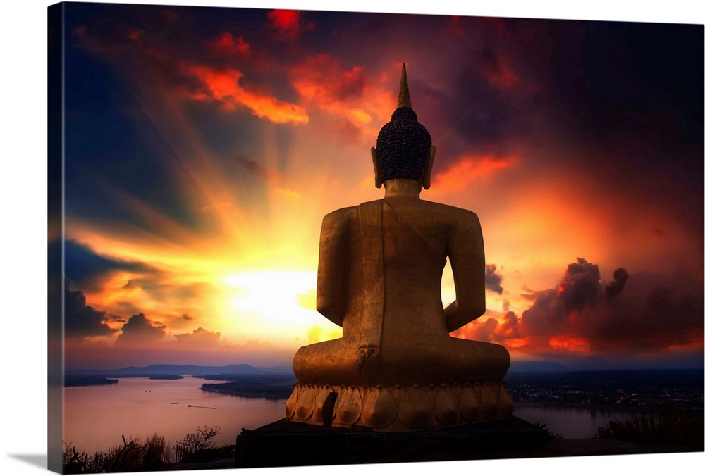 Buddha facing the sunset