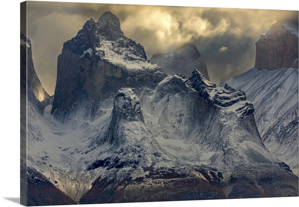 Chile, Patagonia, Torres del Paine National Park, Paine Massif, Cordillera Paine, Cuerno Este