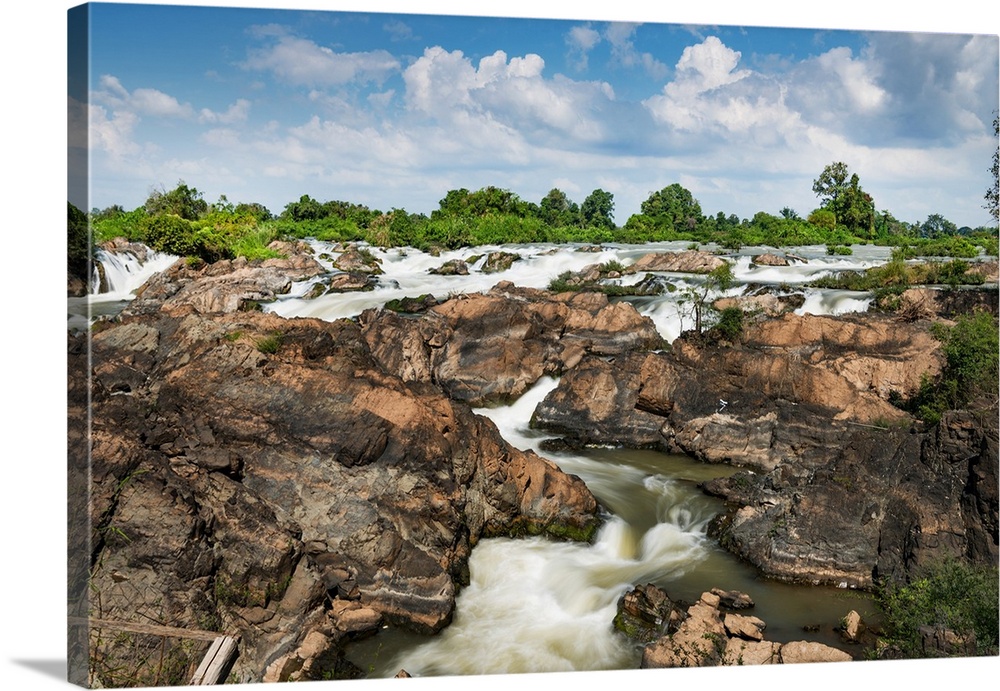 Heavy water flow on the Mekong