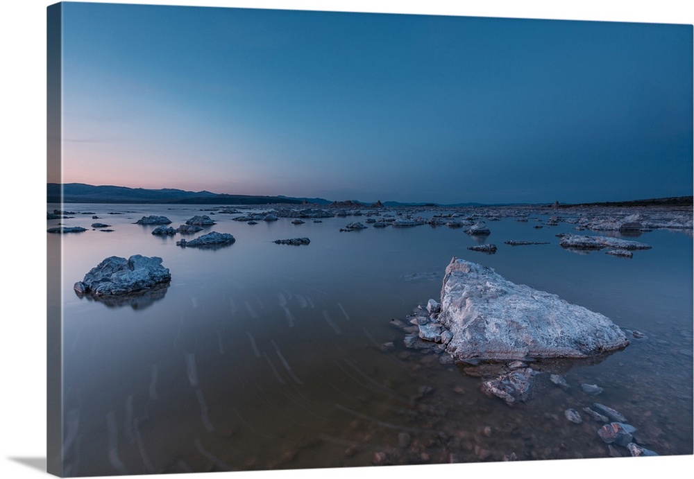 Long exposure of Mono Lake, a saline soda lake formed about a million years ago, at the eastern edge of the Sierra Nevada ...