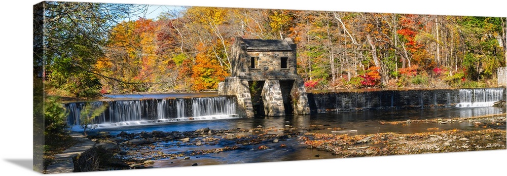 Speedwell Lake Dam Fall Scenic Panorama, Morristown, New Jersey, Morris County, USA