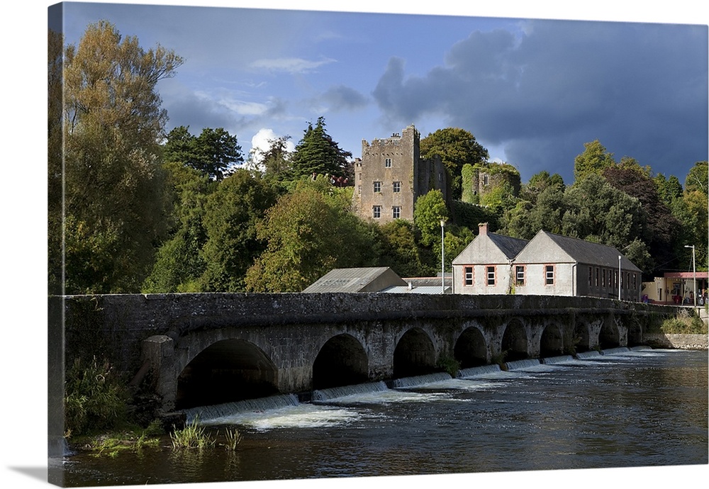 15 arch Bridge over the River Suir and 12th Century Castle