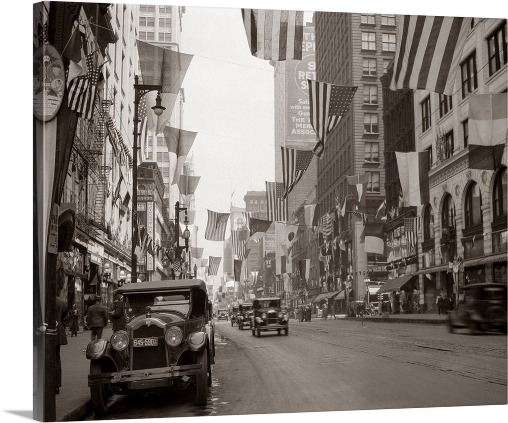 1920's 1926 Downtown Chicago State Street With American And Other National Flags.