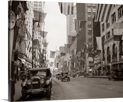 1920's 1926 Downtown Chicago State Street With American And Other National Flags
