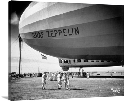1920's 1930's People Looking At Gondola Of Graf Zeppelin Lz-127