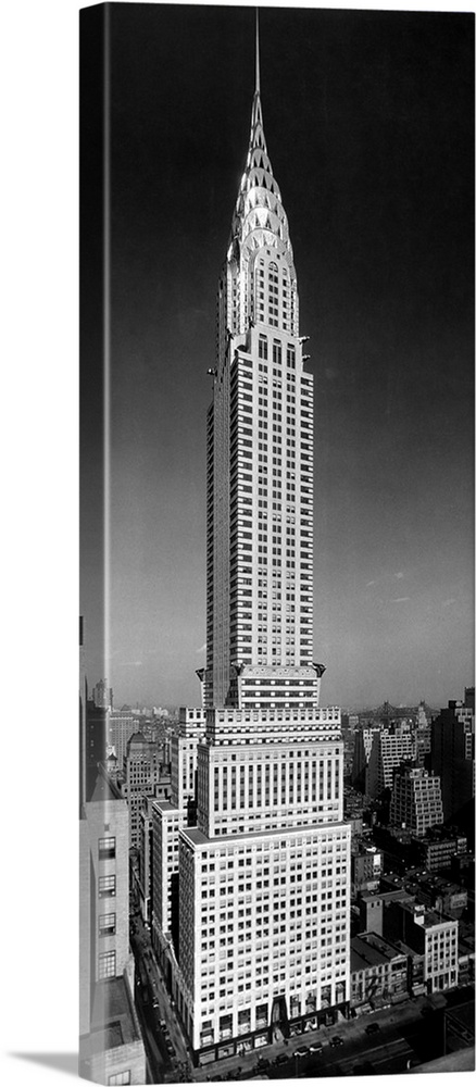 1930's 1940's Tall Narrow Vertical View Of Art Deco Style Chrysler Building Lexington Ave 42Nd Street Manhattan New York C...