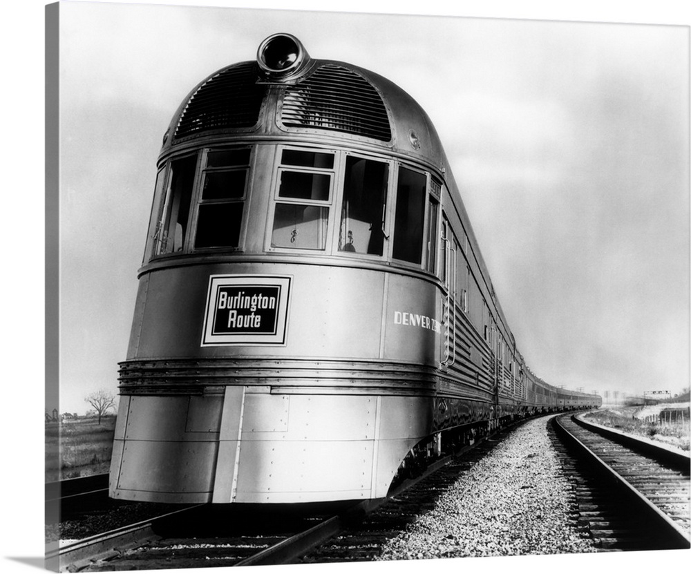 1930's 1940's Engine Head On Of Burlington Route Railroad Streamliner Denver Zephyr Chicago To Denver USA.