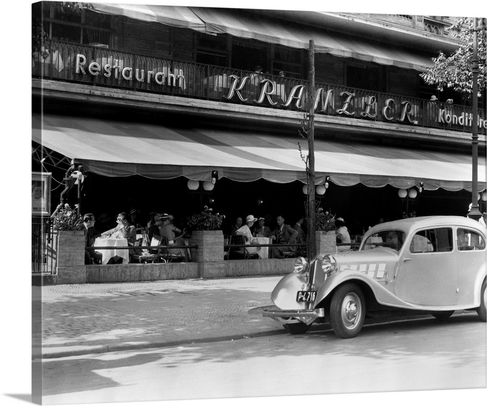 1930's Cafe Kranzler Kurfurstendamm Strasse Street Berlin Germany.