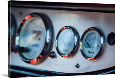 1930's-Era Car Exterior Radiator Temperature Gauge, Gloucester, Massachusetts, USA
