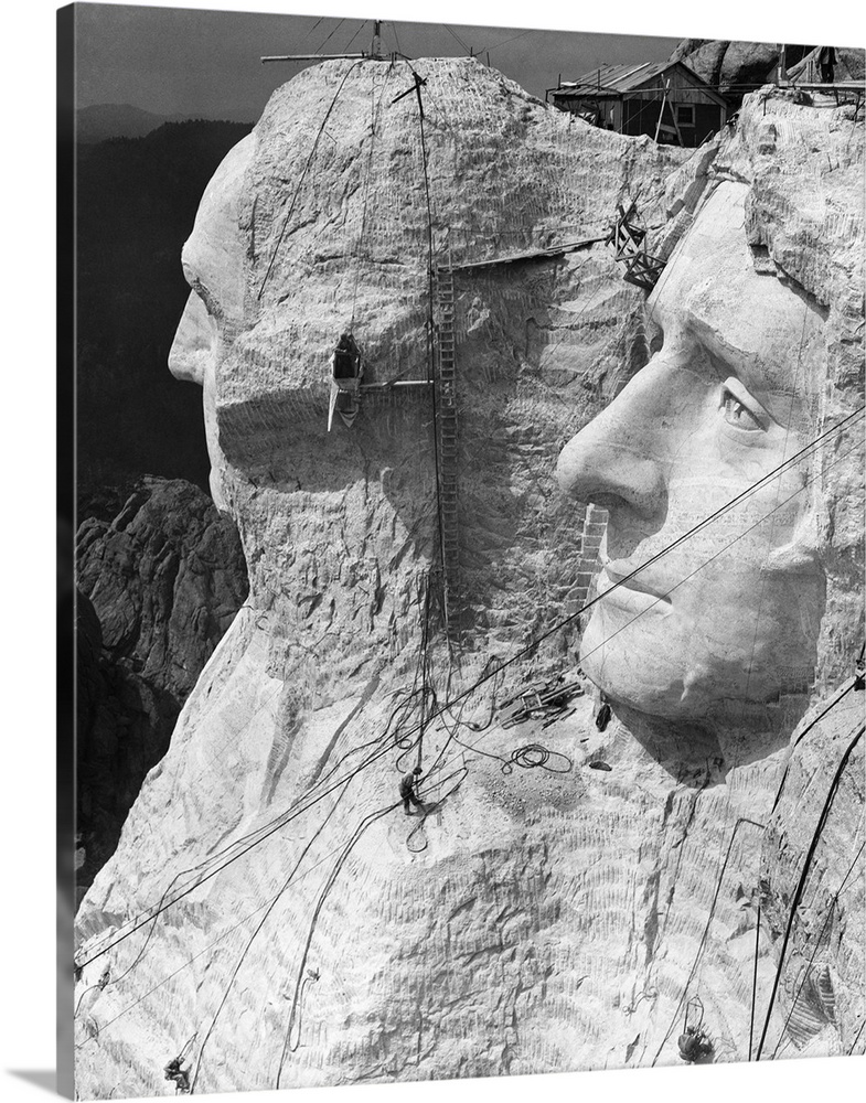 1930's Mount Rushmore Under Construction Men Working On George Washington.