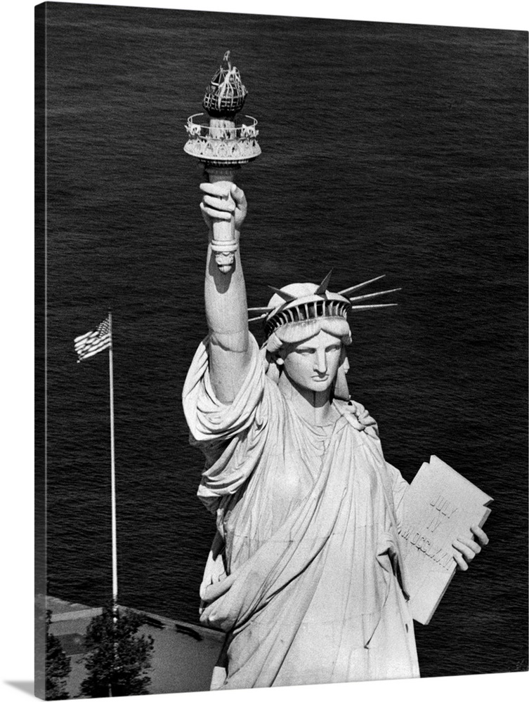 1960's Statue Of Liberty Shown From Waist Up.