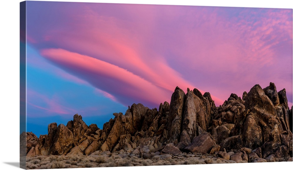 Alabama hills at sunrise, lone pine, california.