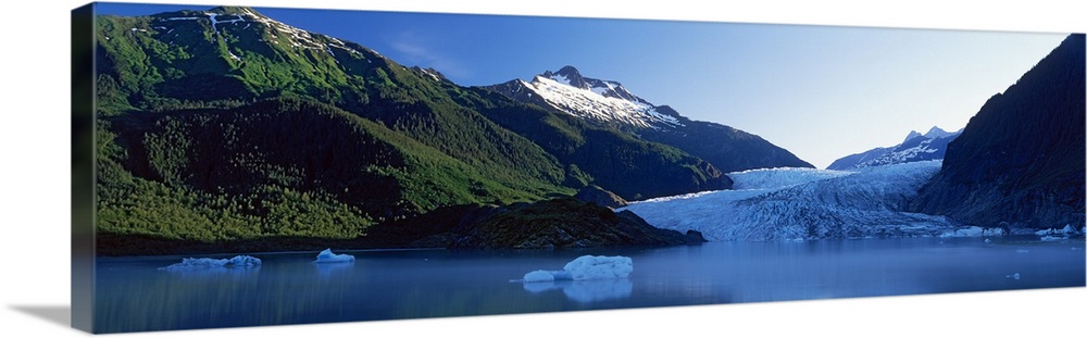 Alaska, Juneau, Mendenhall Glacier, morning