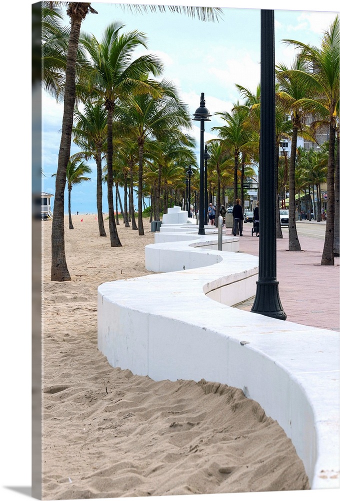 Beach wall in Fort Lauderdale, Broward County, Florida, USA