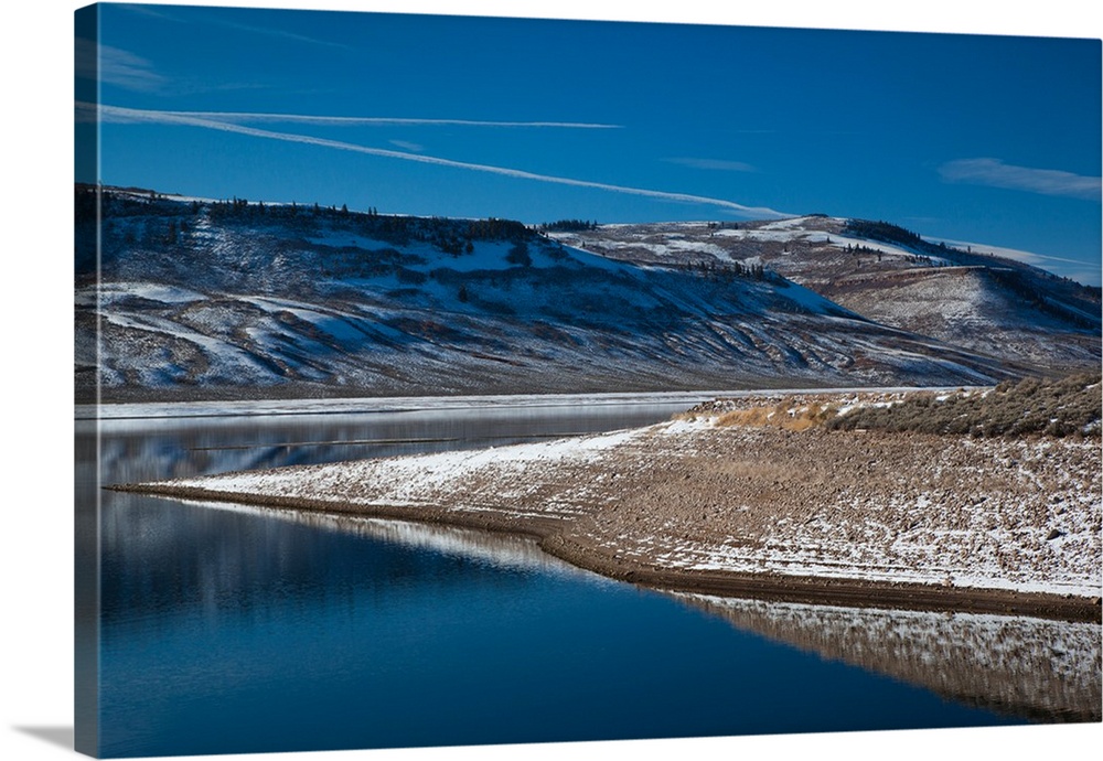 Blue Mesa Reservoir in winter, Curecanti National Recreation Area, Colorado, USA