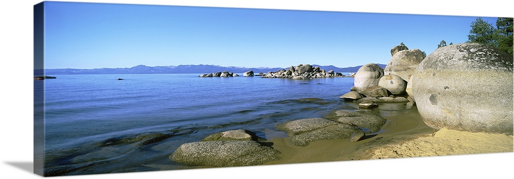Boulders at the coast, Lake Tahoe, California, USA