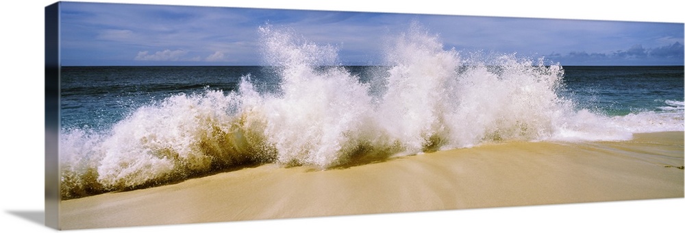 Breaking waves on the beach, Oahu, Hawaii