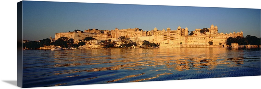 Buildings on the waterfront, Udaipur, Rajasthan, India