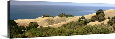 California, Golden Gate National Seashore, High angle view of Pacific Ocean and hills