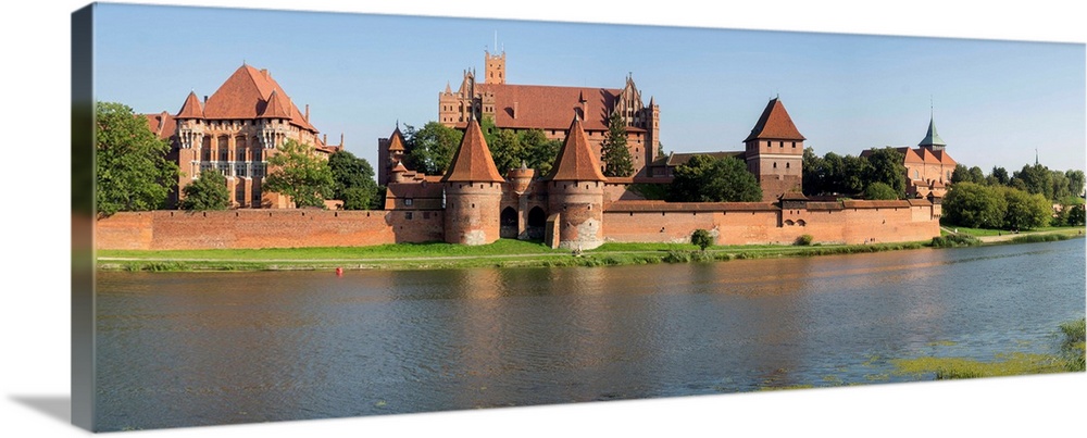 Castle at the waterfront, River Nogat, Malbork Castle, Malbork, Poland