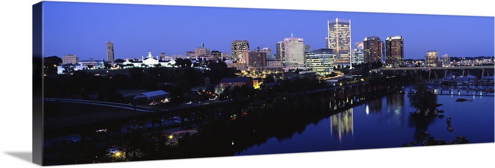 City at the waterfront, Richmond, Virginia, USA