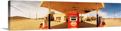 Closed gas station, Route 66