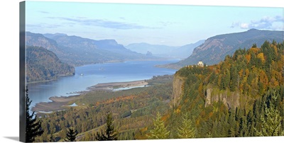 Columbia River Gorge in autumn, Oregon