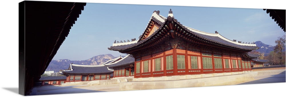 Courtyard of a palace, Kyongbok Palace, Seoul, South Korea, Korea