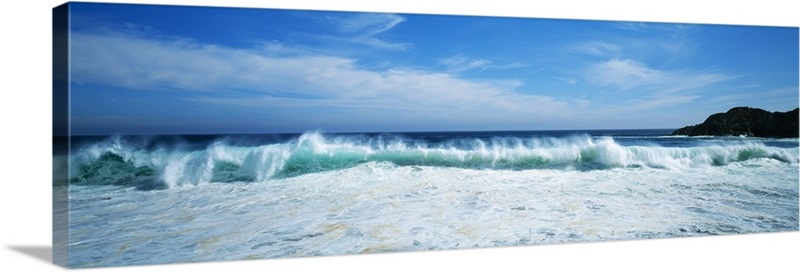 Crashing waves at Isla Navadad Resort in Manzanillo, Colima, Mexico ...