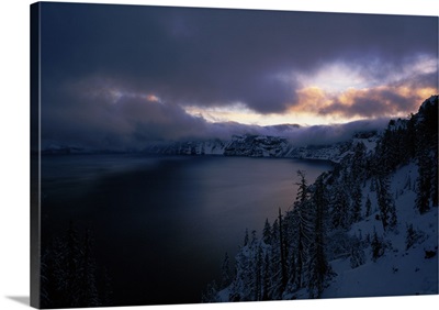 Crater Lake at sunrise, South Rim, Crater Lake National Park, Oregon