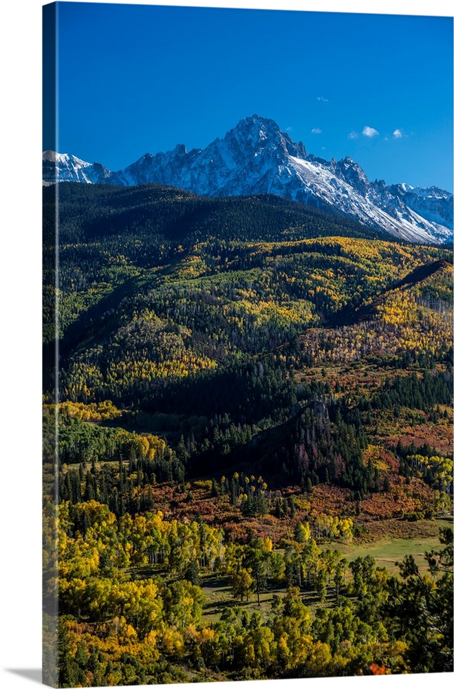 Double RL Ranch near Ridgway, Colorado with the Sneffels Range in the ...