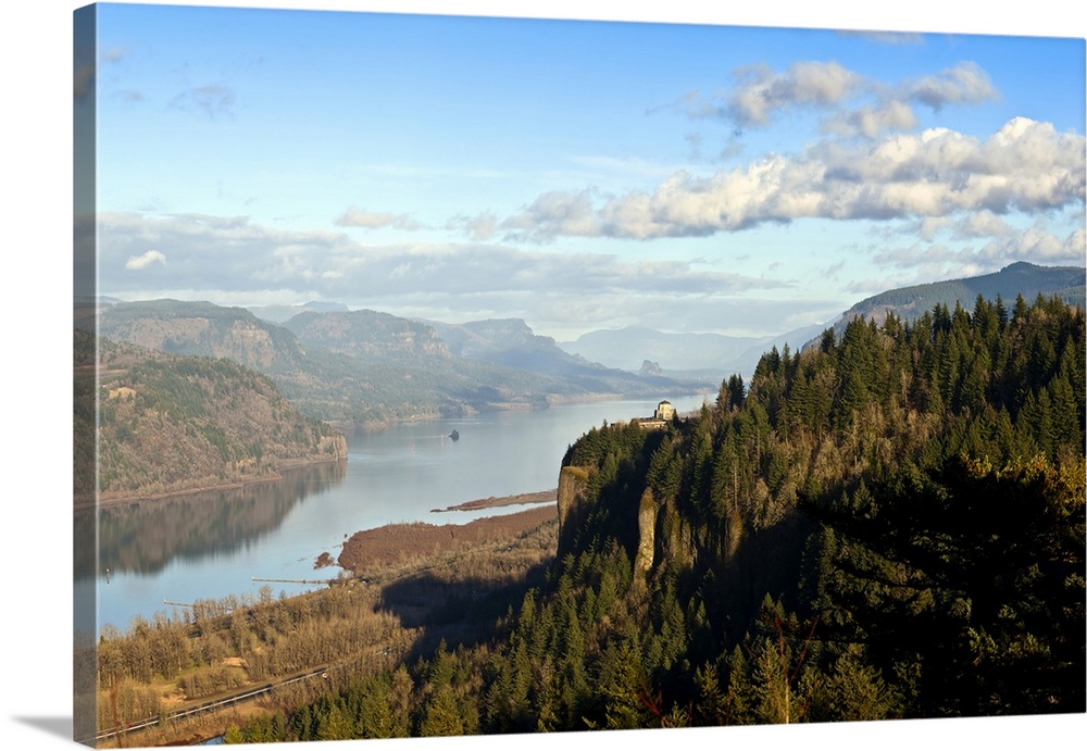 Elevated view of the Columbia River Gorge landscape, Oregon, USA.