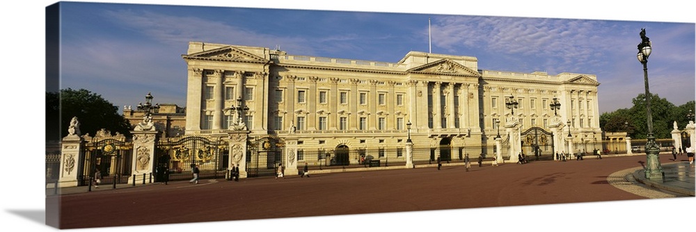 Facade of a palace, Buckingham Palace, London, England