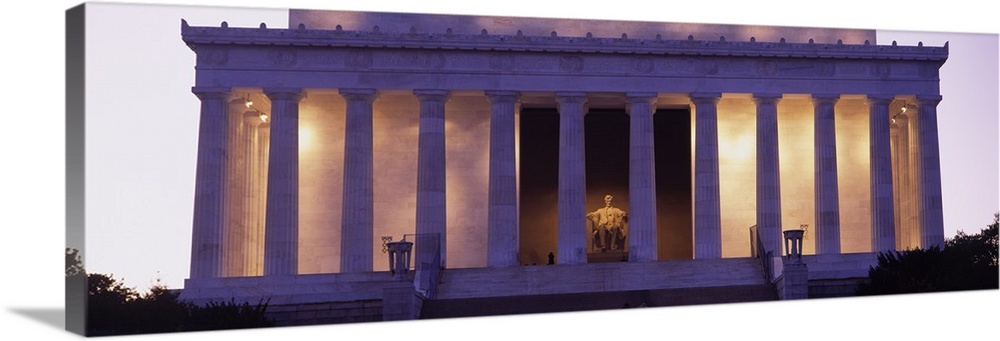 Facade of the Lincoln Memorial, Washington DC