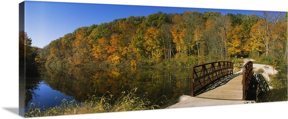 Footbridge across a lake, Kickapoo State Park, Illinois