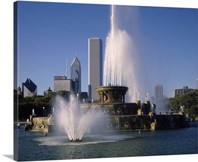 Fountain in a park, Buckingham Fountain, Grant Park, Chicago, Cook County, Illinois,