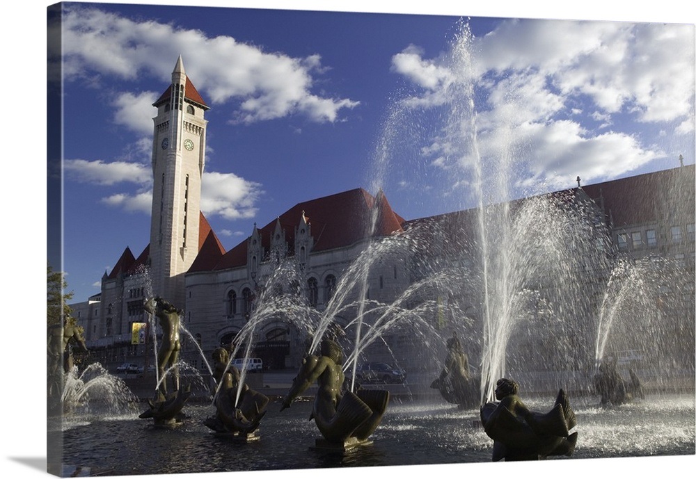 Fountains in front of a railroad station, Milles Fountain, Union