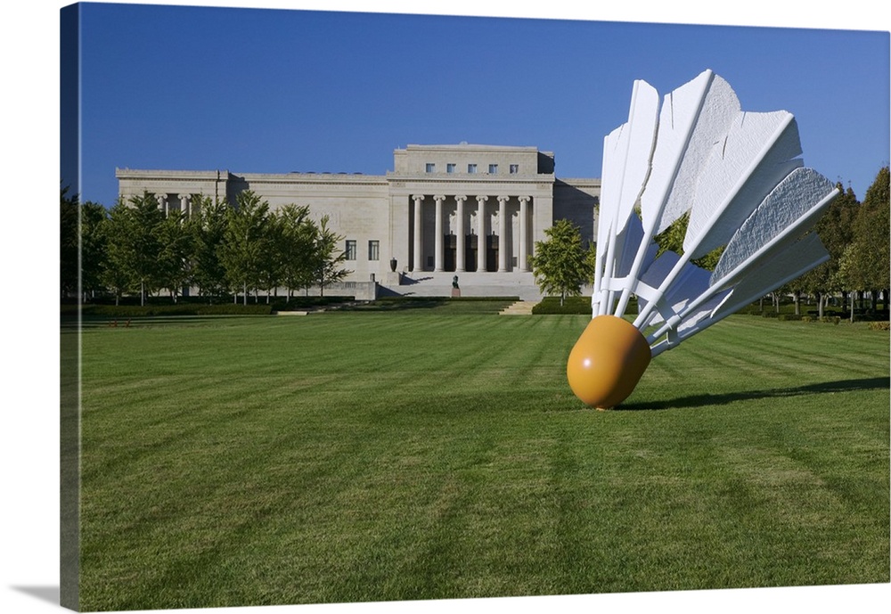 Gaint shuttlecock sculpture in front of a museum, Nelson Atkins Museum of Art, Kansas City, Missouri