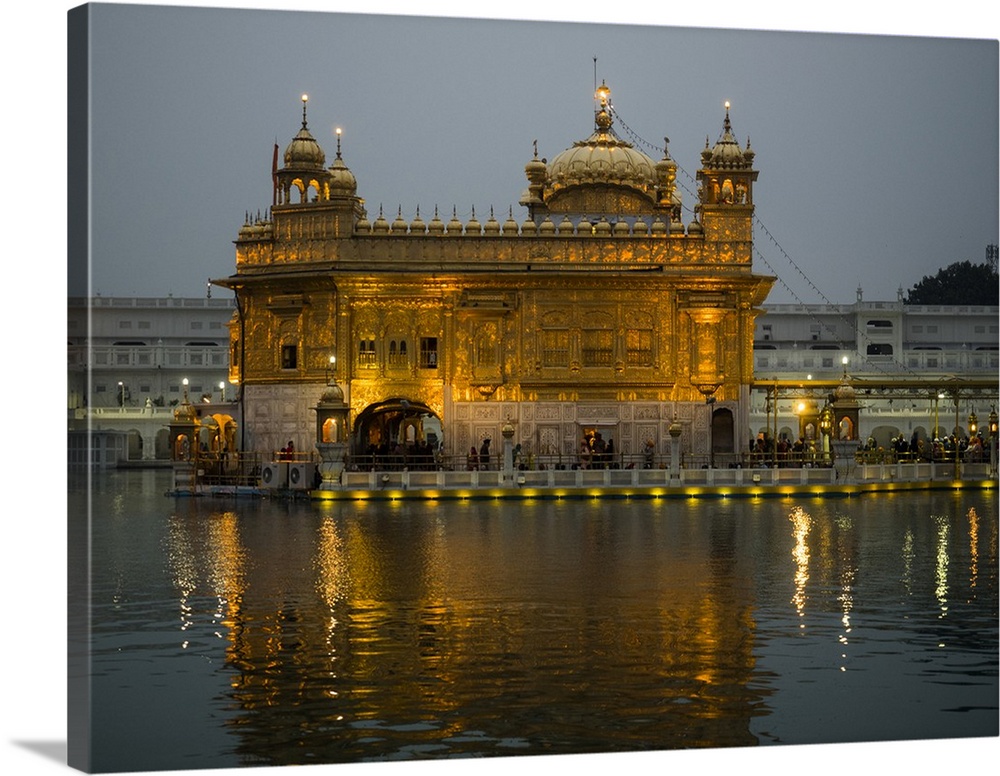 Golden Temple reflected in pool, Amritsar, Punjab, India.