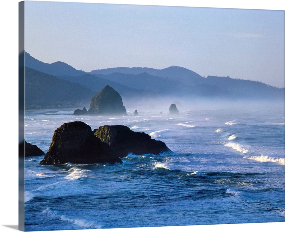Haystack Rocks in Cannon Beach from Ecola State Park, Clatsop County, Oregon, USA