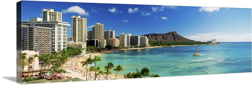 Hotels on the beach, Waikiki Beach, Oahu, Honolulu, Hawaii, USA.