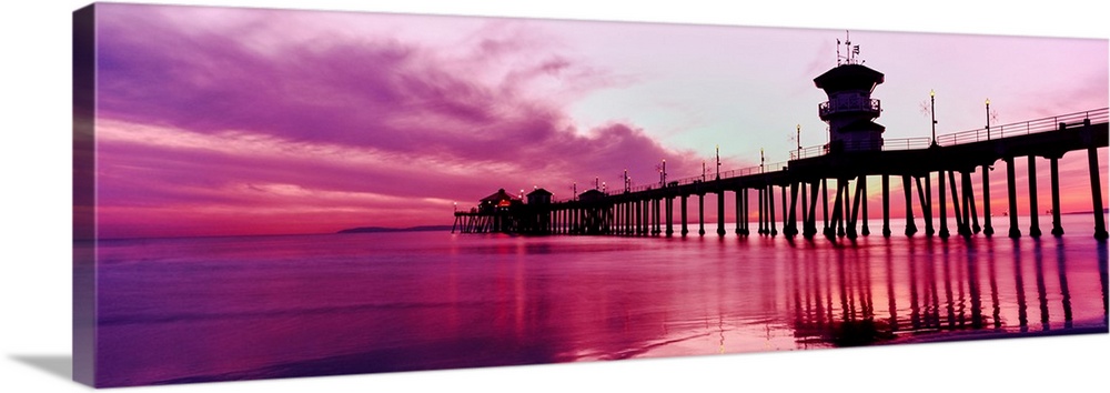 Huntington Beach Pier at sunset, Huntington Beach, California, USA.